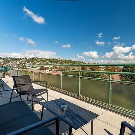 Panorama & Terrace In Center דירה ברטיסלאבה