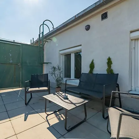 Daire Panorama & Terrace In Center *